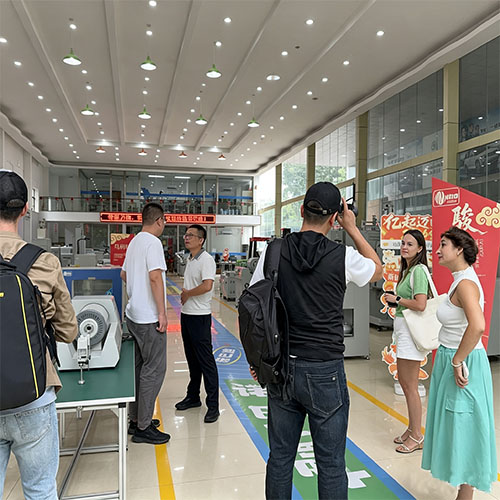 俄罗斯客户代表团莅临诺巴迪参观考察，深化高温热工设备跨国合作