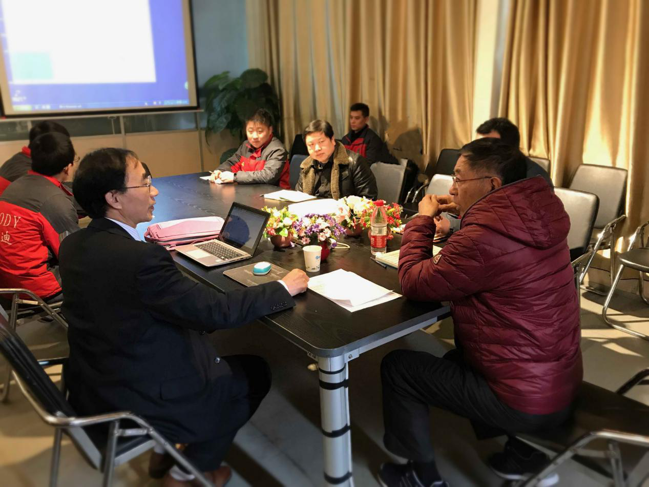 郑州大学李平林教授到诺巴迪讲解超导体发电及第二类永动机知识